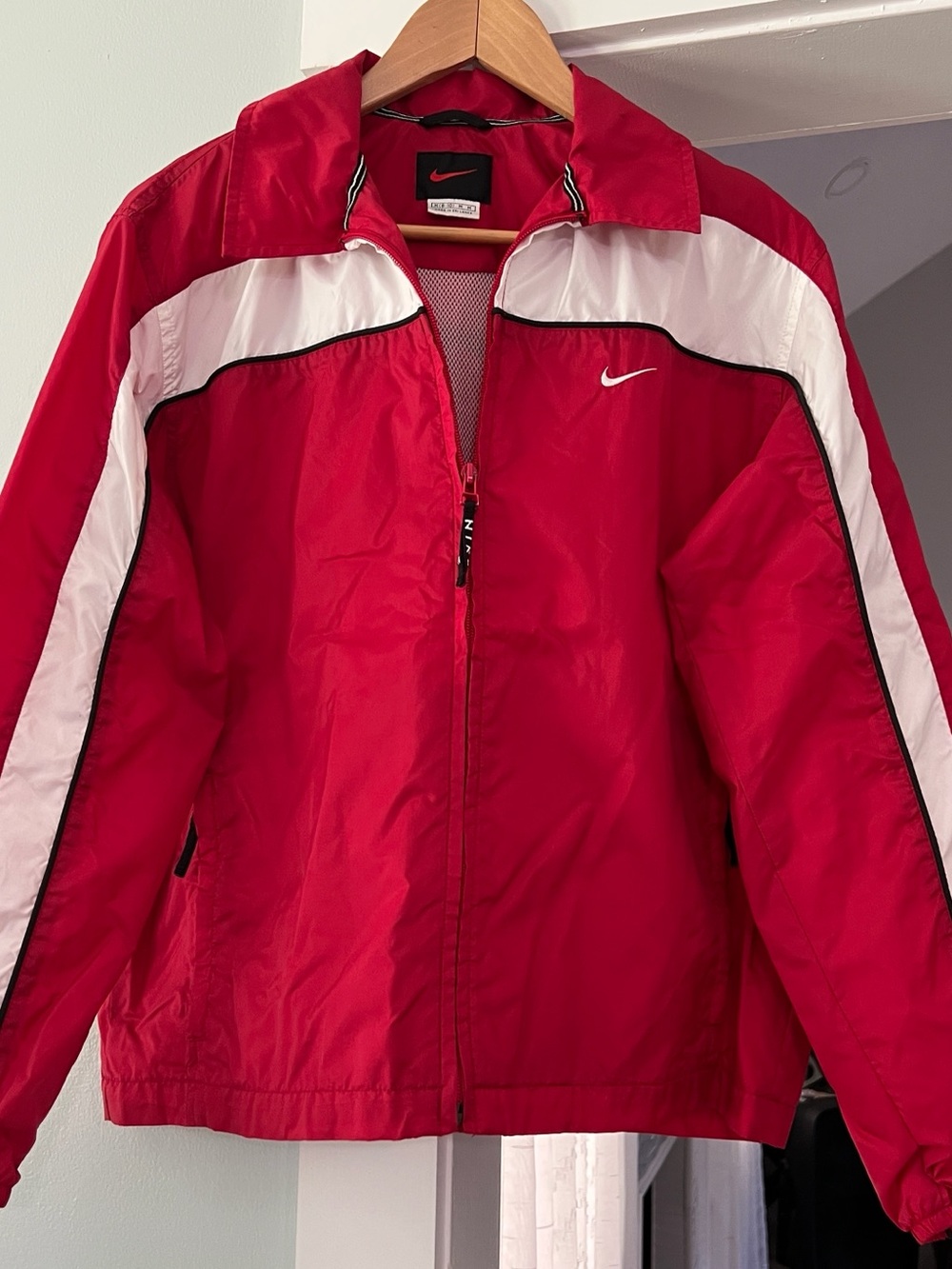 Nike Vintage 90s Red and White and Black Full-zip Windbreaker Jacket W size M